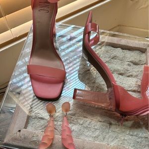 Coral strappy sandal with matching earrings